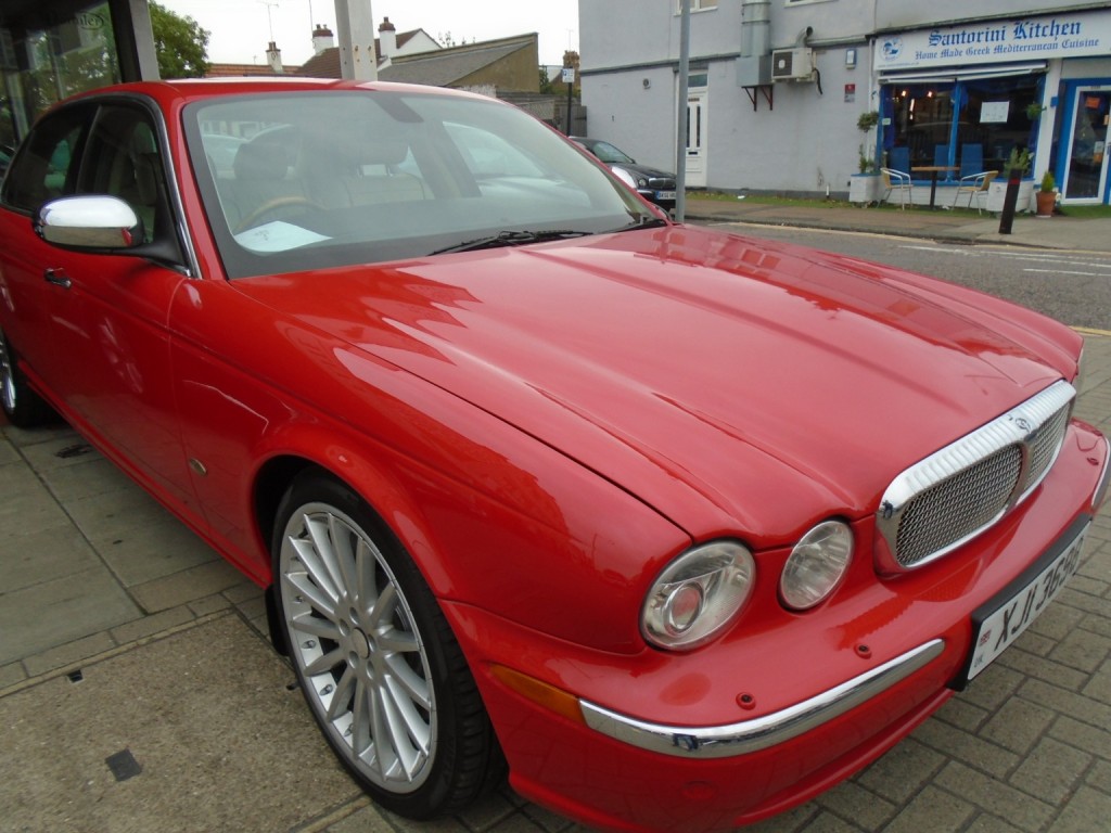 View DAIMLER SUPER V8 4.2 V8
