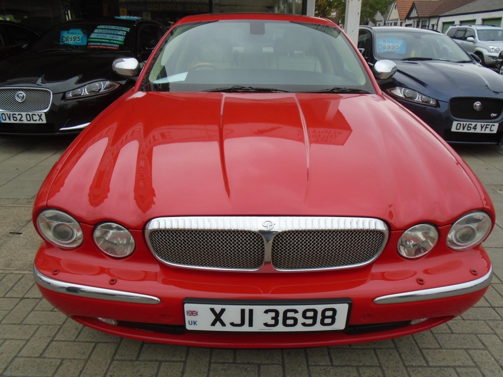 View DAIMLER SUPER V8 4.2 V8