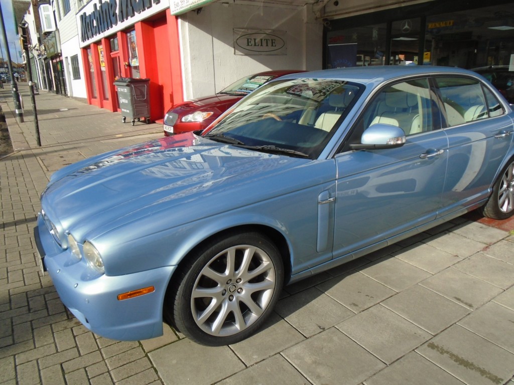 View JAGUAR XJ 2.7 TD Sovereign