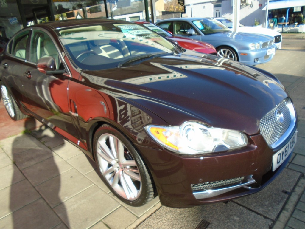 View JAGUAR XF 3.0 d V6 Portfolio