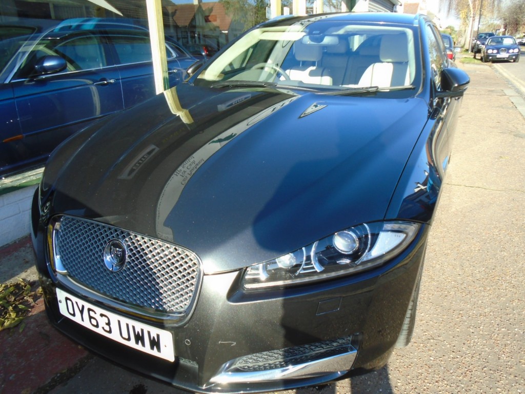 View JAGUAR XF 3.0 d V6 Portfolio