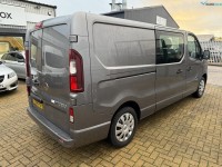 VAUXHALL VIVARO