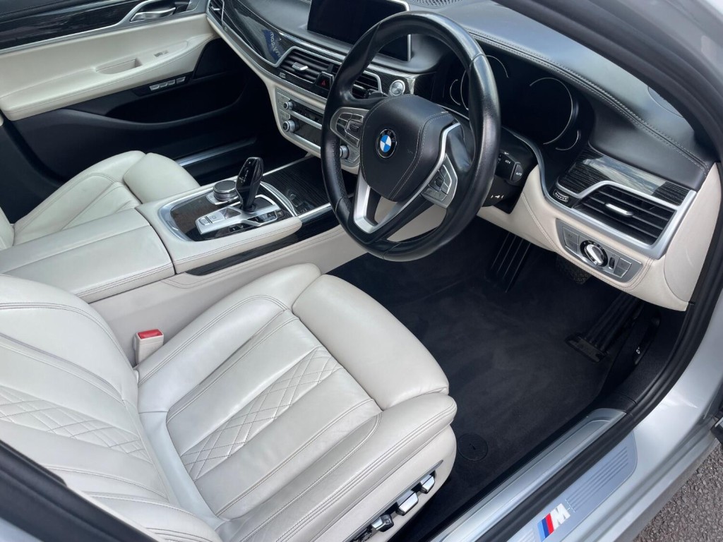 View BMW 7 SERIES 3.0 730d xDrive M Sport Saloon