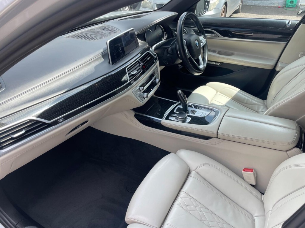 BMW 7 SERIES
