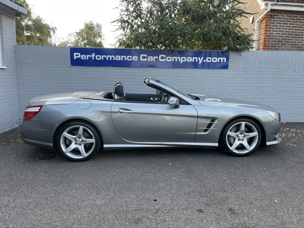 View MERCEDES-BENZ SL 3.5 SL350 AMG Sport BlueEfficiency 28400 miles