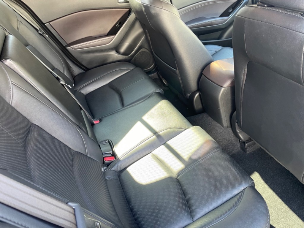MAZDA MAZDA3