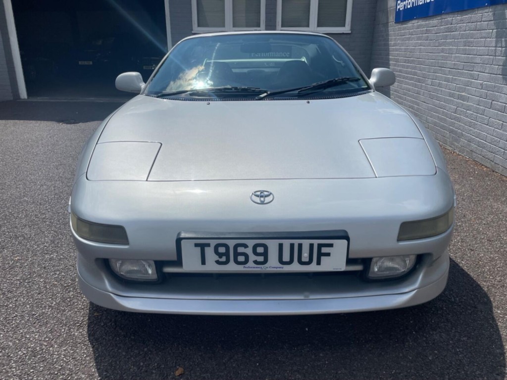 TOYOTA MR2