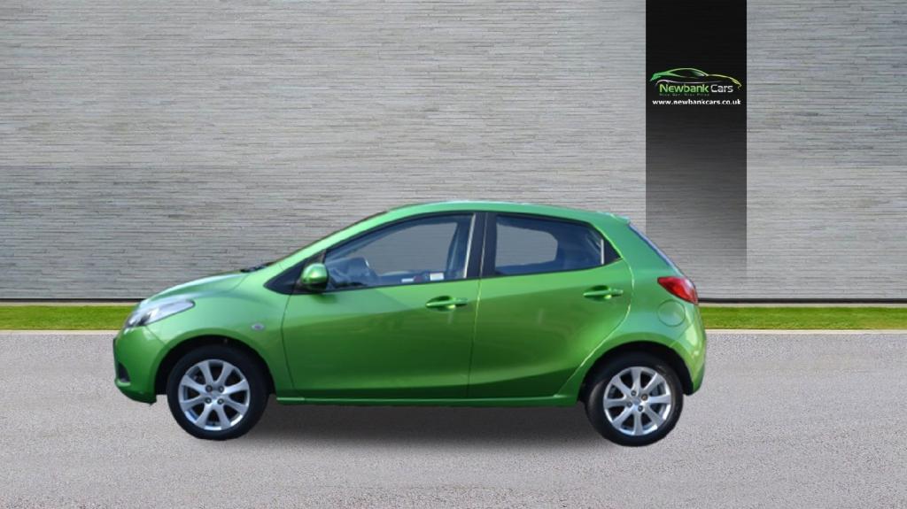 MAZDA 2