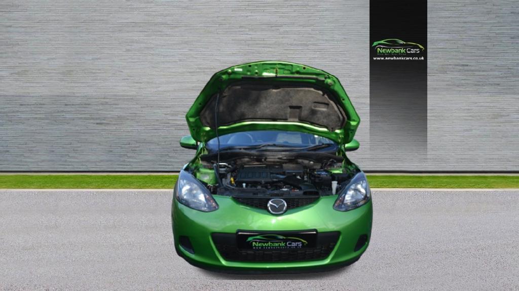 MAZDA 2