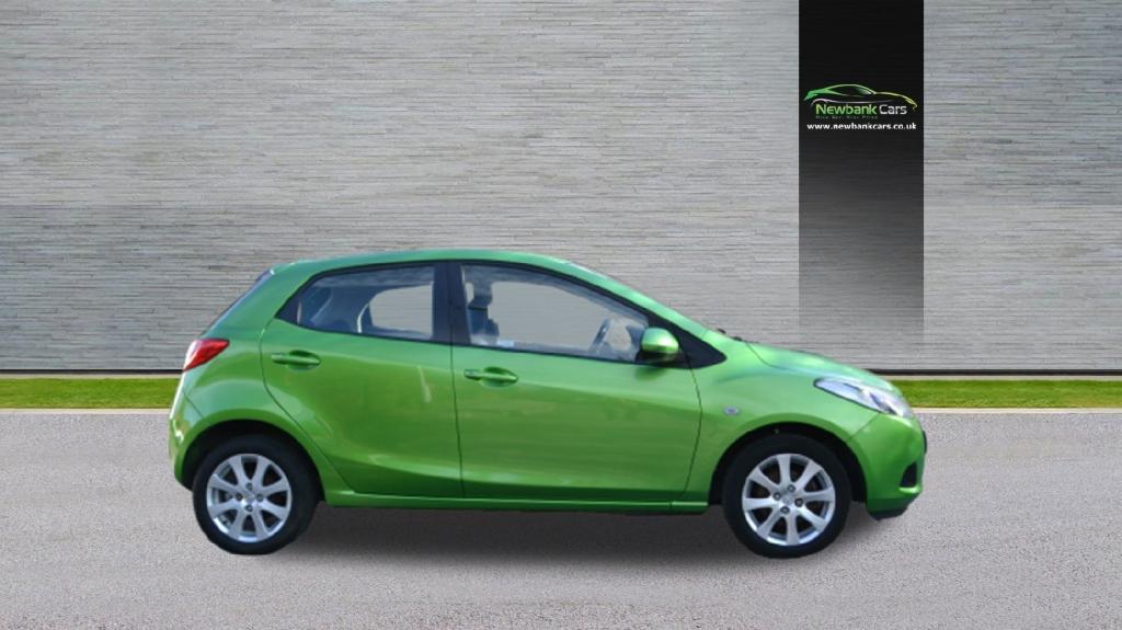 MAZDA 2