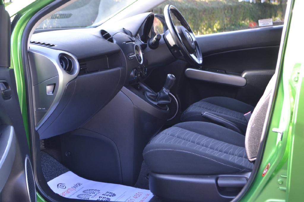 MAZDA 2