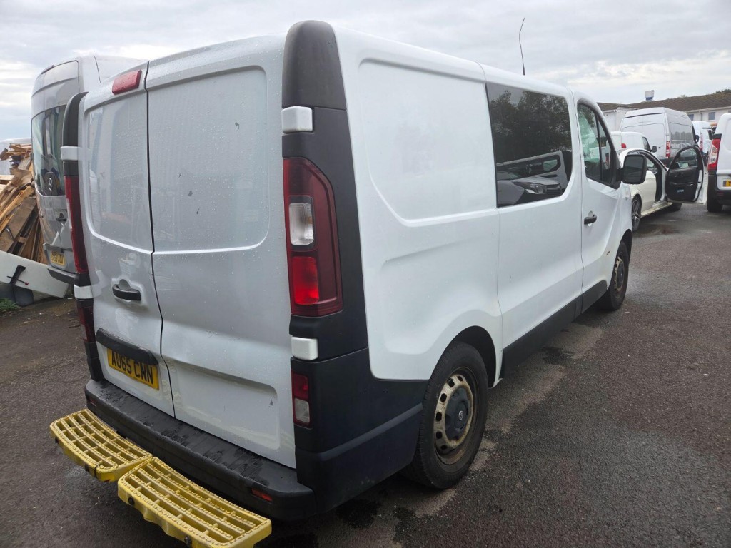 VAUXHALL VIVARO