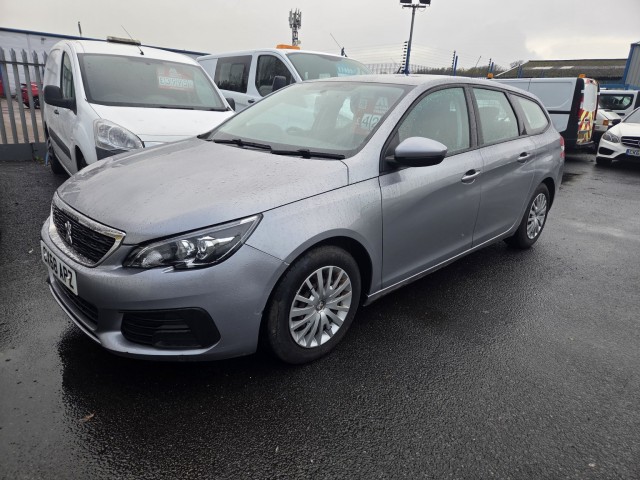 PEUGEOT 308 1.5