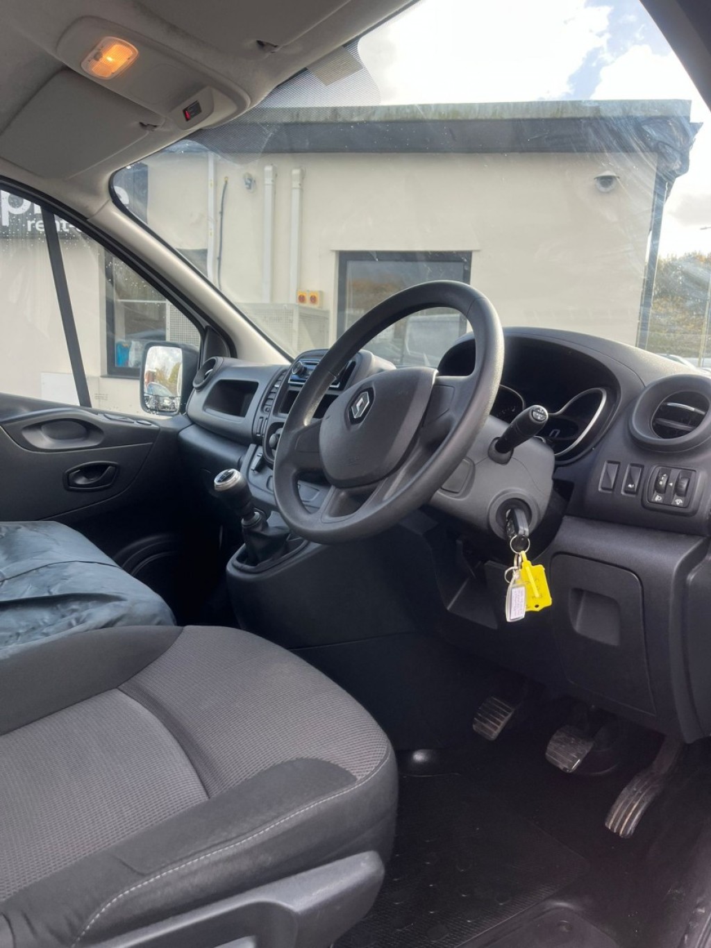 RENAULT TRAFIC
