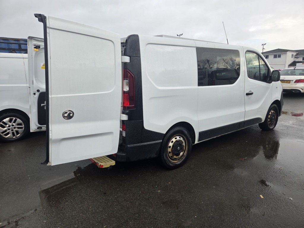 VAUXHALL VIVARO