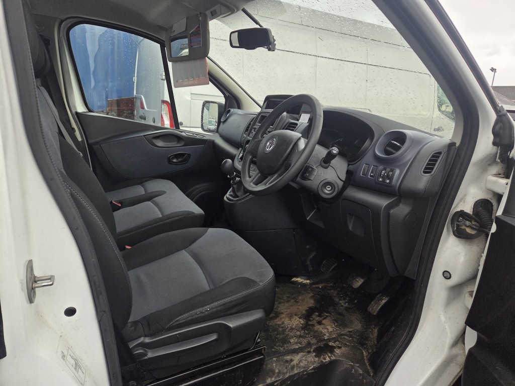 VAUXHALL VIVARO