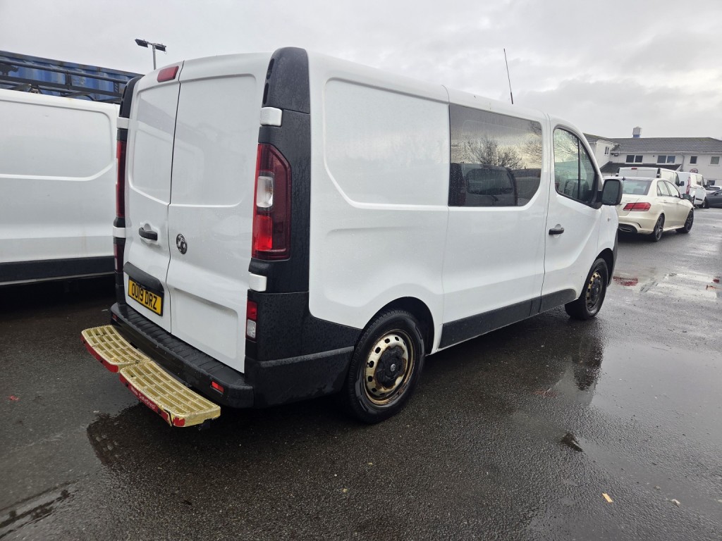 VAUXHALL VIVARO