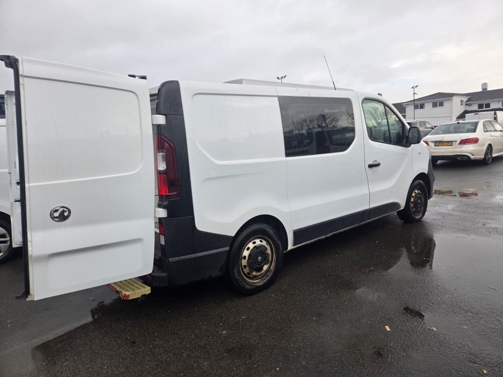 VAUXHALL VIVARO