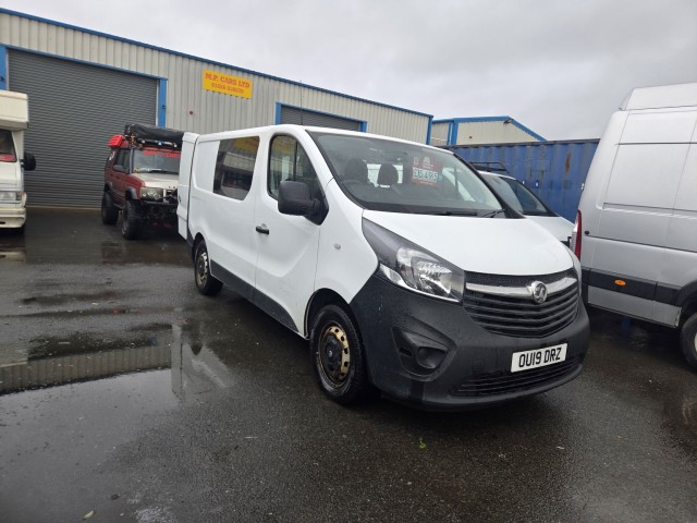 VAUXHALL VIVARO 