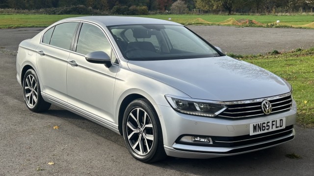 VOLKSWAGEN PASSAT 2.0 TDI BlueMotion Tech SE (2015)