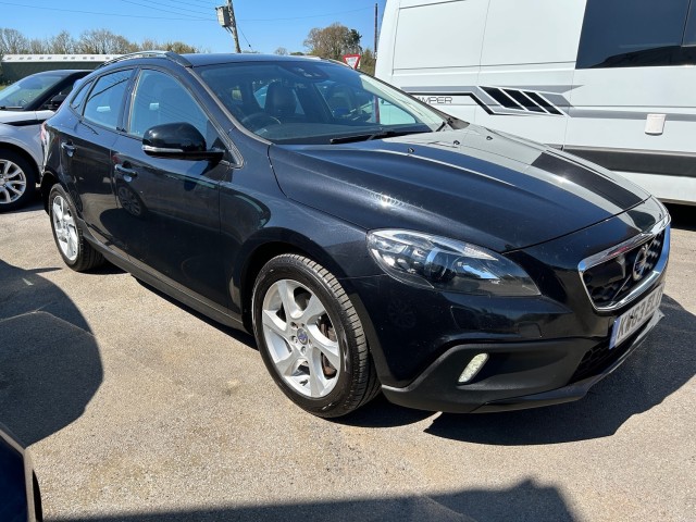 VOLVO V40 D3 CROSS COUNTRY LUX NAV (2014)