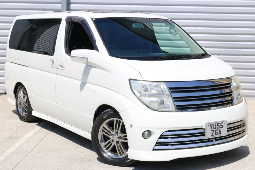 View NISSAN ELGRAND 3.5 V6 AUTECH RIDER 