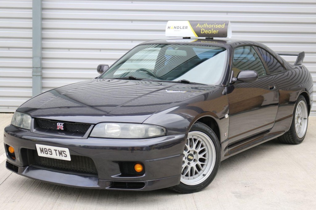 NISSAN SKYLINE