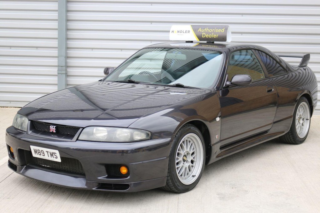 NISSAN SKYLINE