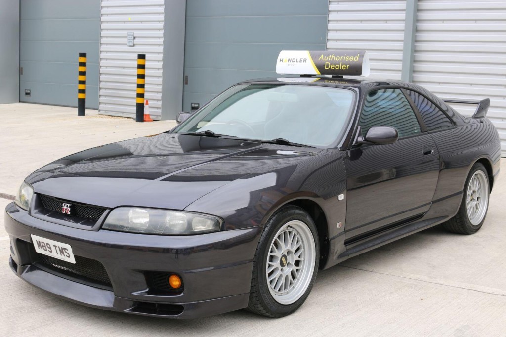 NISSAN SKYLINE