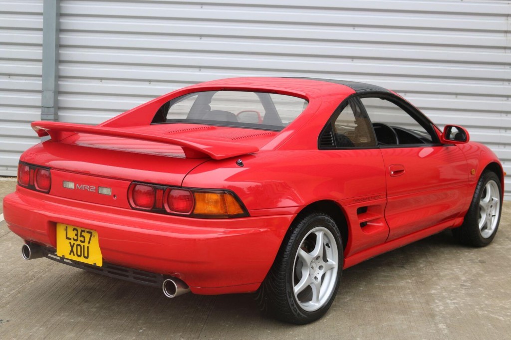 TOYOTA MR2