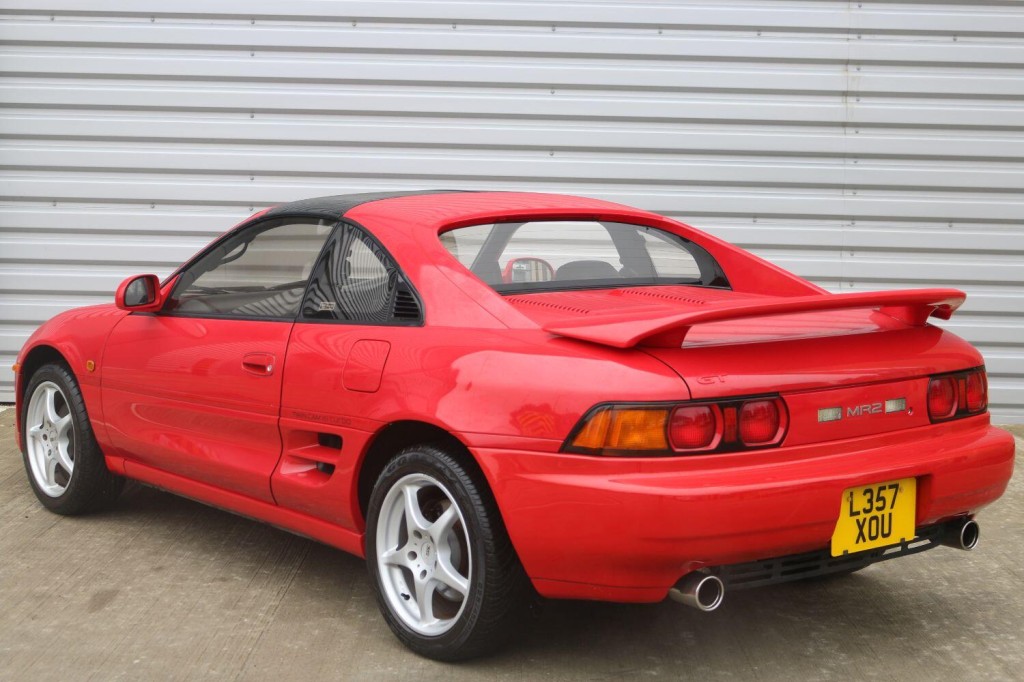 TOYOTA MR2