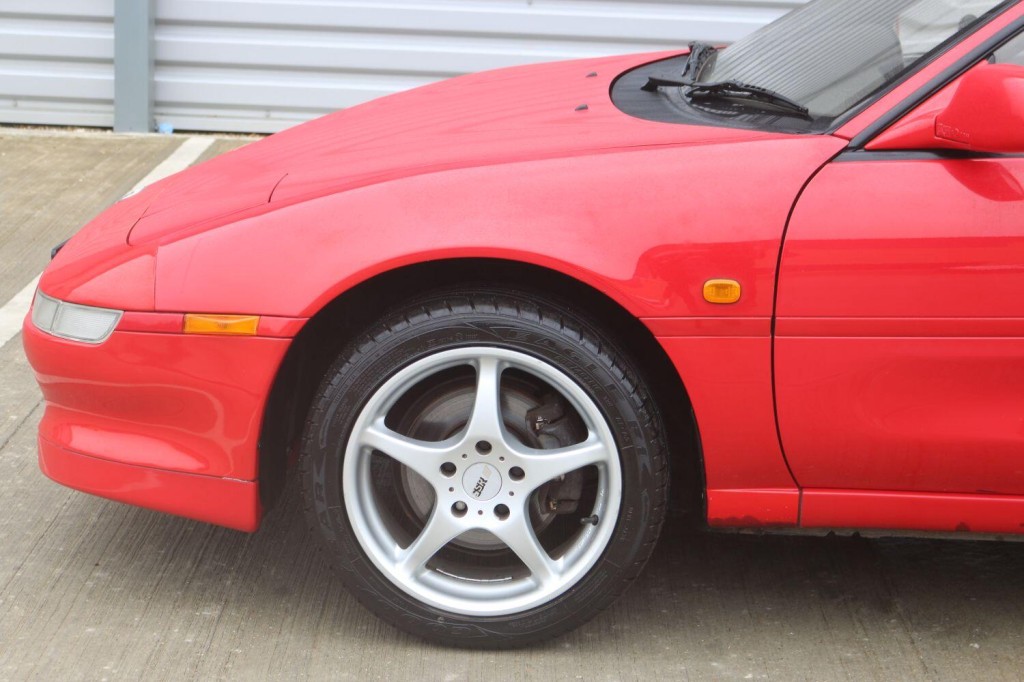 TOYOTA MR2
