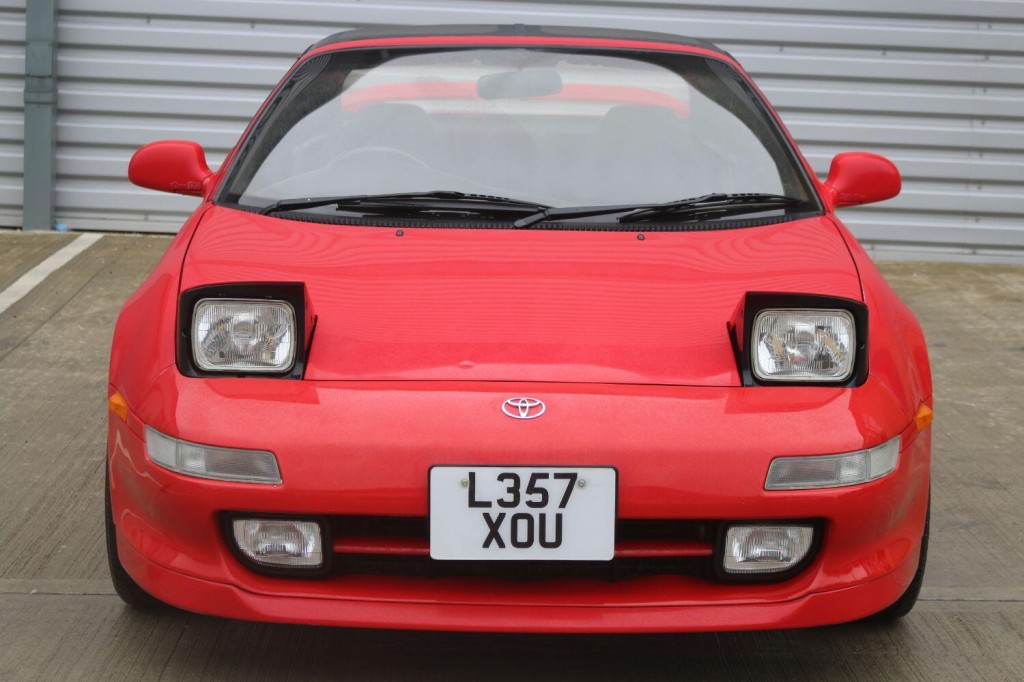 TOYOTA MR2