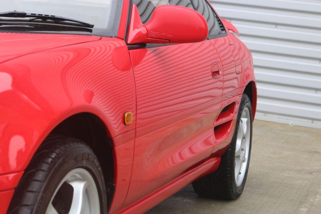 TOYOTA MR2