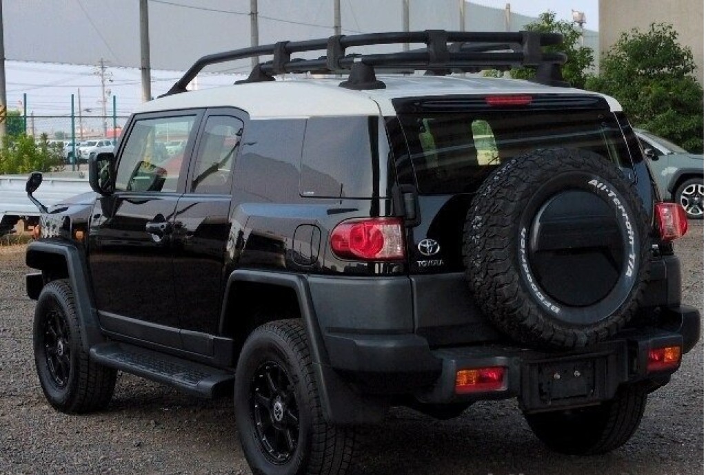 View TOYOTA FJ CRUISER 2014 LOW MILES HIGH GRADE IMMACULATE
