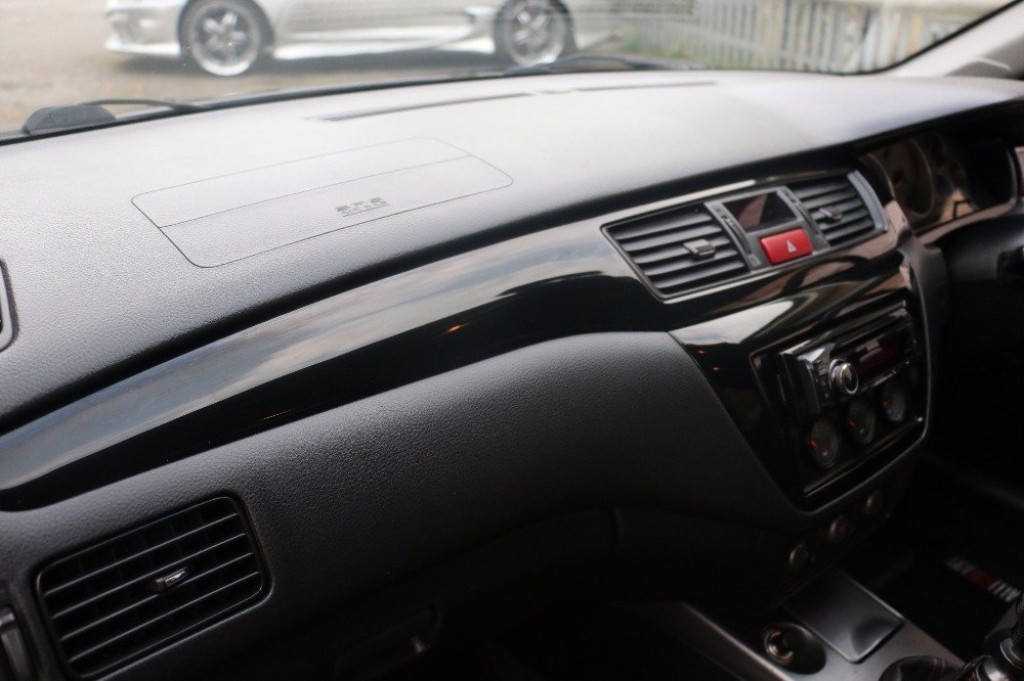 MITSUBISHI EVOLUTION