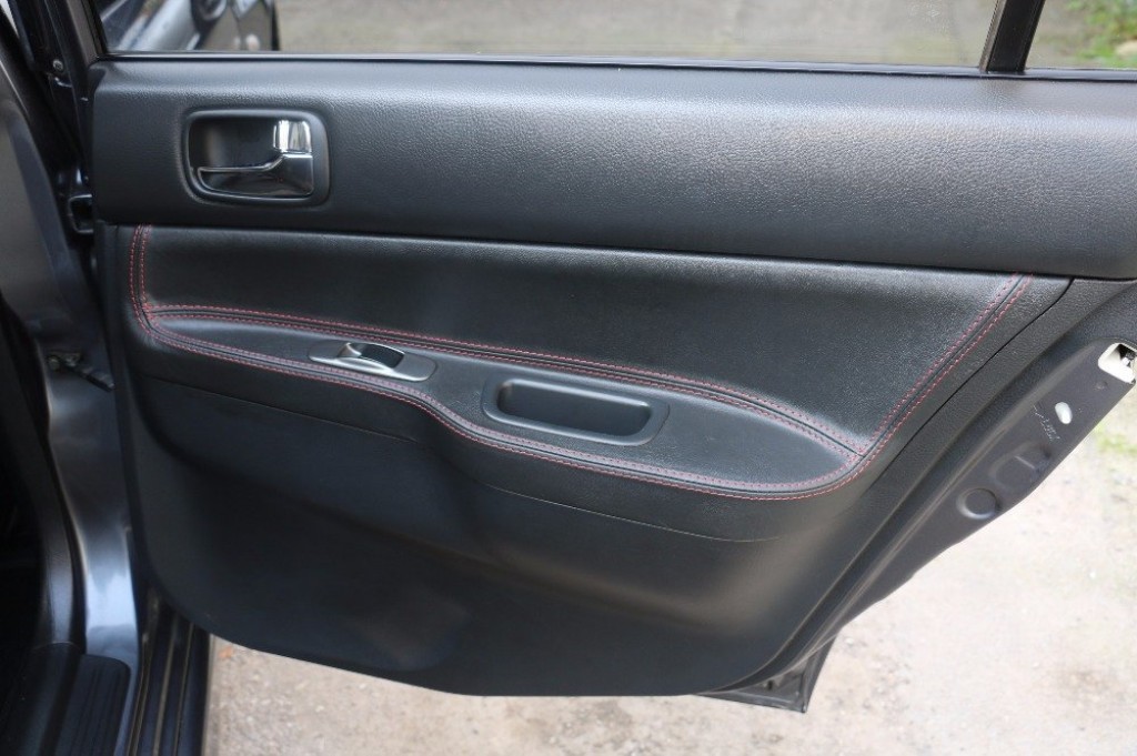 MITSUBISHI EVOLUTION