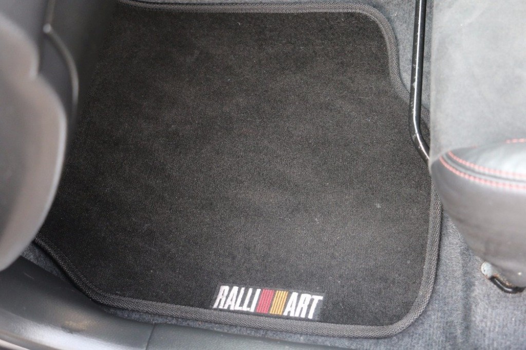 MITSUBISHI EVOLUTION