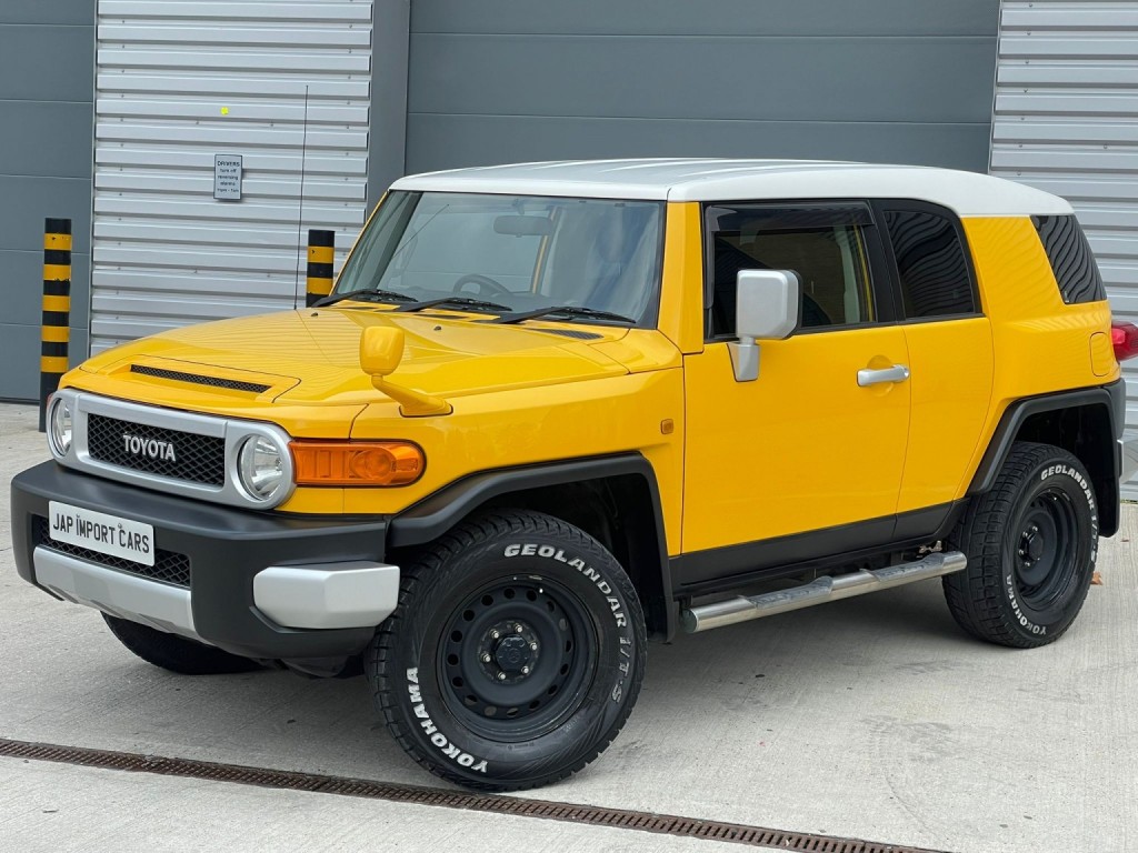 View TOYOTA FJ CRUISER 4.0 V6