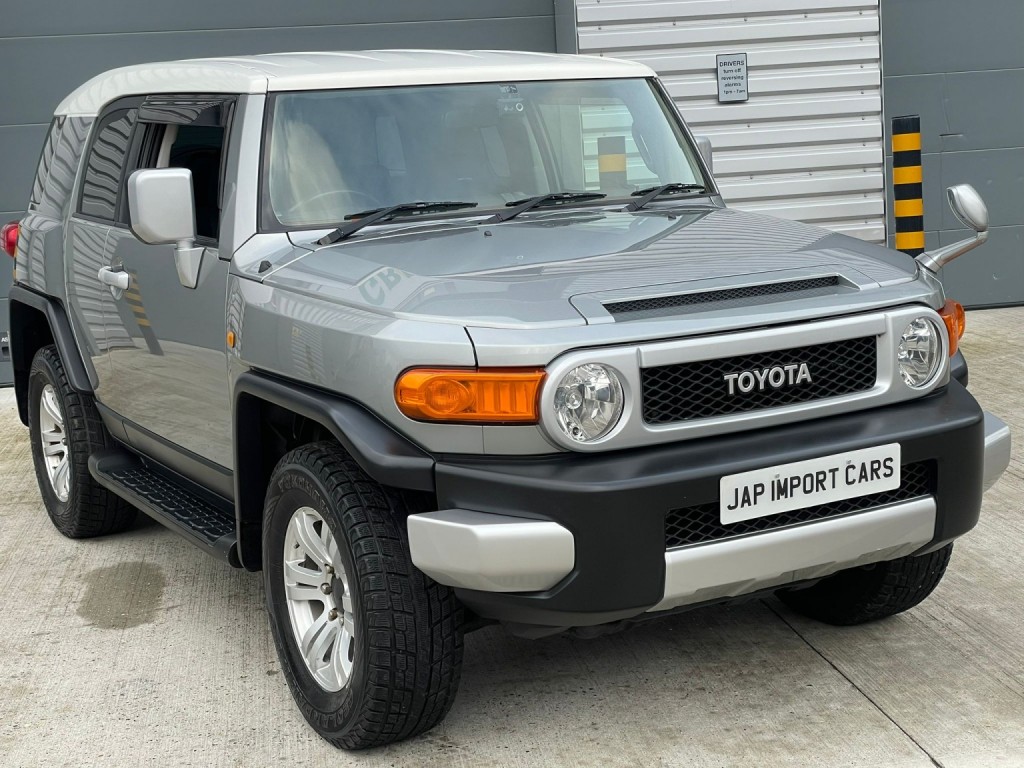 View TOYOTA FJ CRUISER RARE SOUGHT AFTER GREY PEARL COLOUR