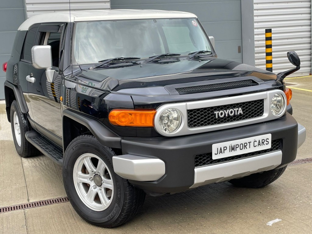 View TOYOTA FJ CRUISER 11/2012 Model 4.0 V6 RARE MODEL WITH FULL LEATHER