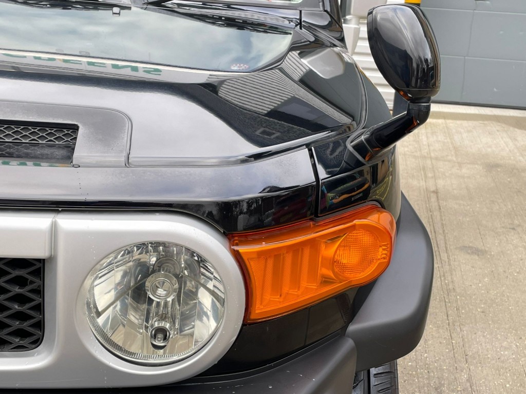 View TOYOTA FJ CRUISER 11/2012 Model 4.0 V6 RARE MODEL WITH FULL LEATHER