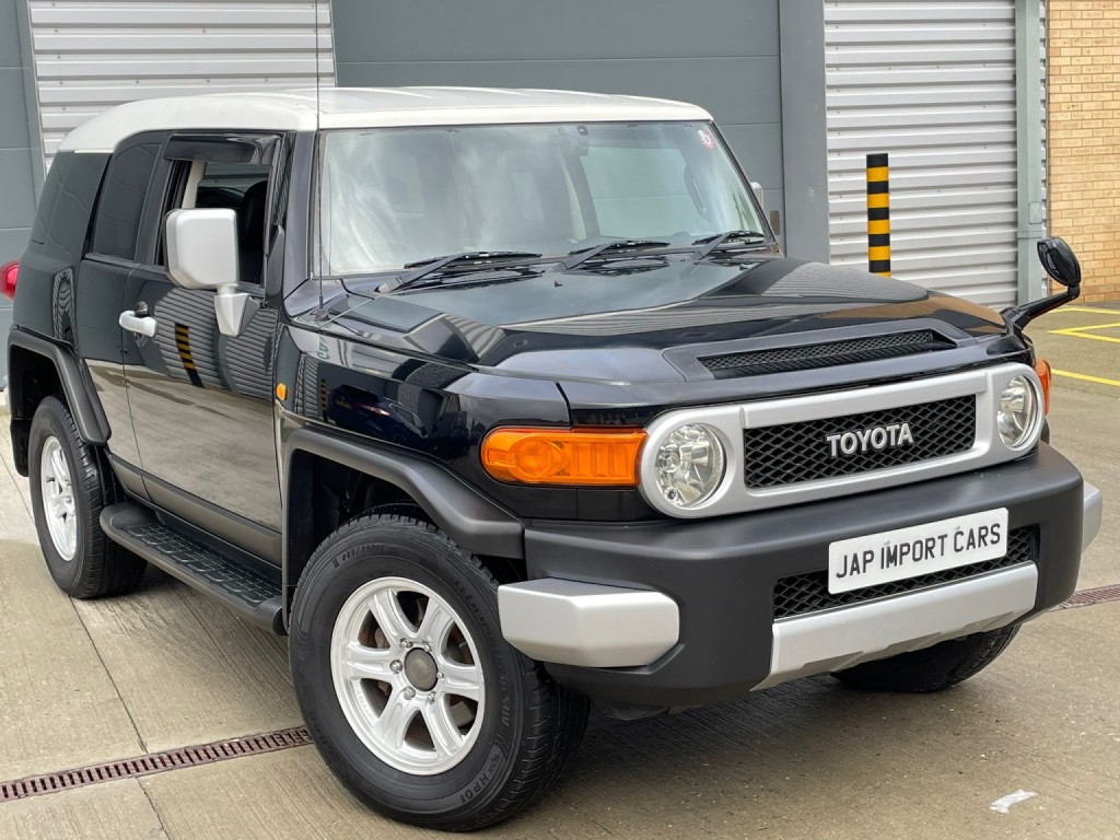 View TOYOTA FJ CRUISER 11/2012 Model 4.0 V6 RARE MODEL WITH FULL LEATHER