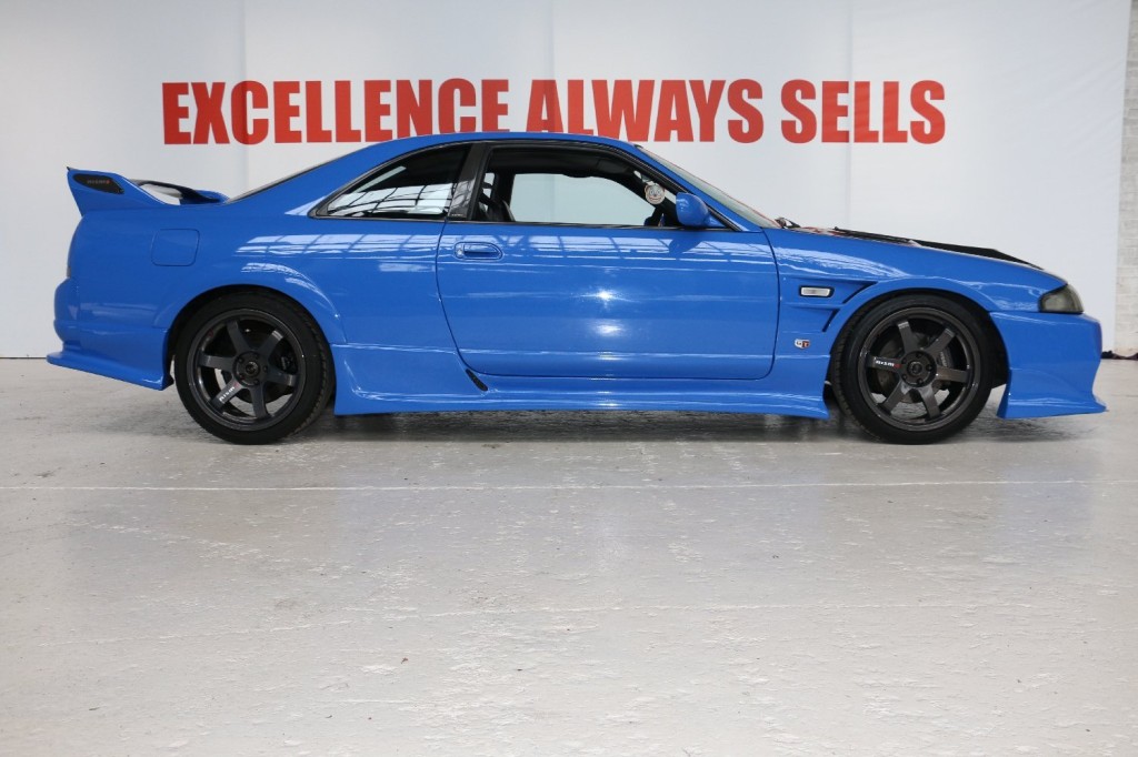 NISSAN SKYLINE