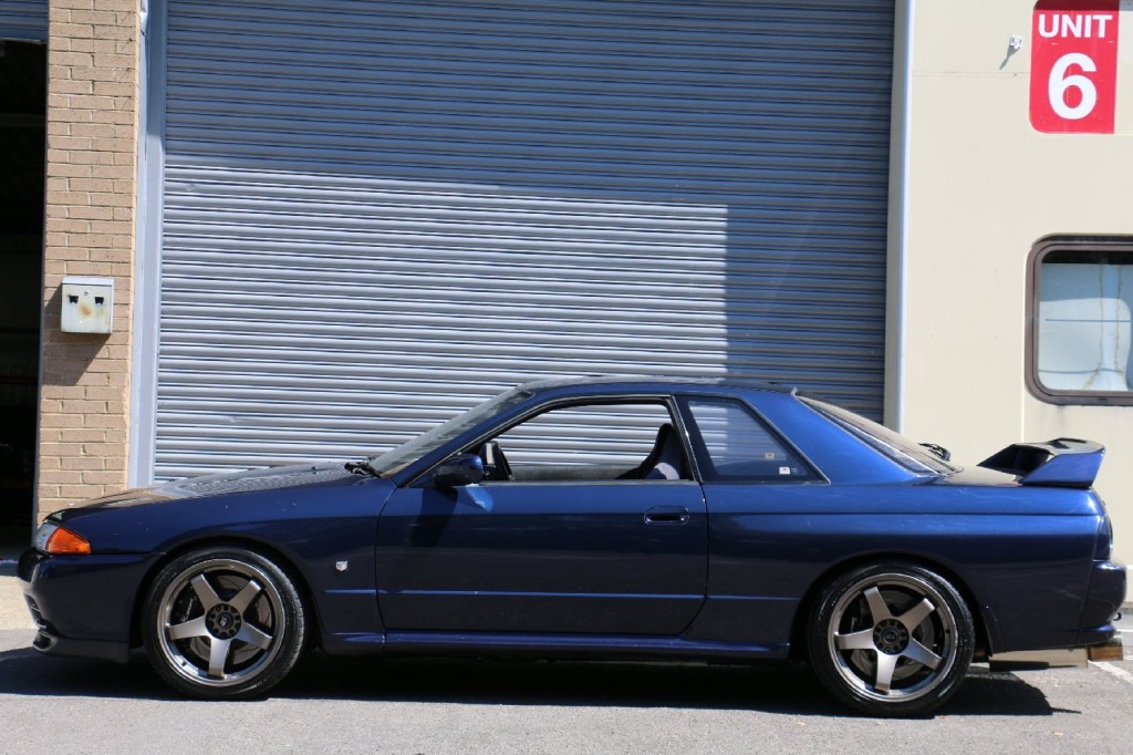 NISSAN SKYLINE