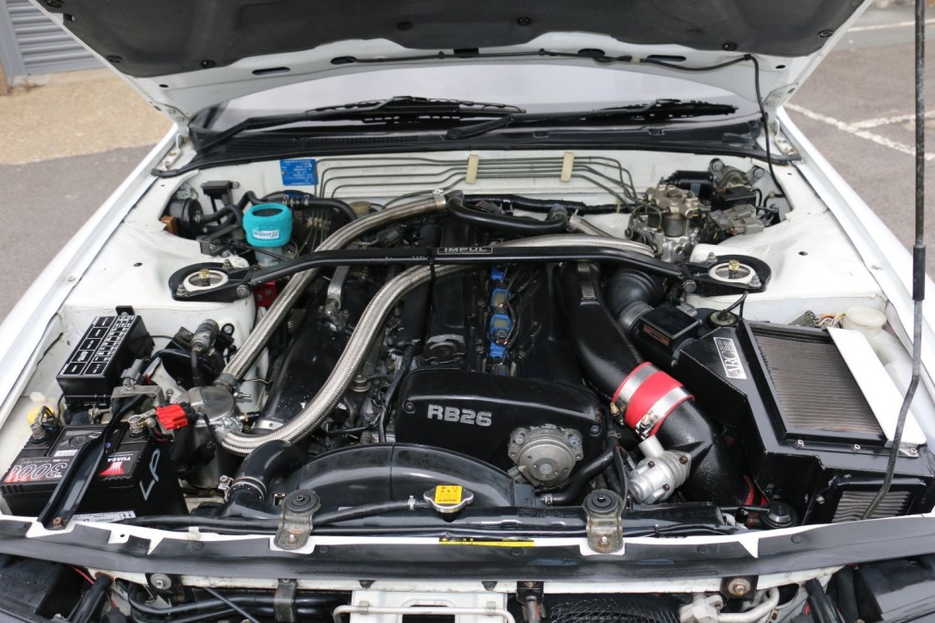 NISSAN SKYLINE