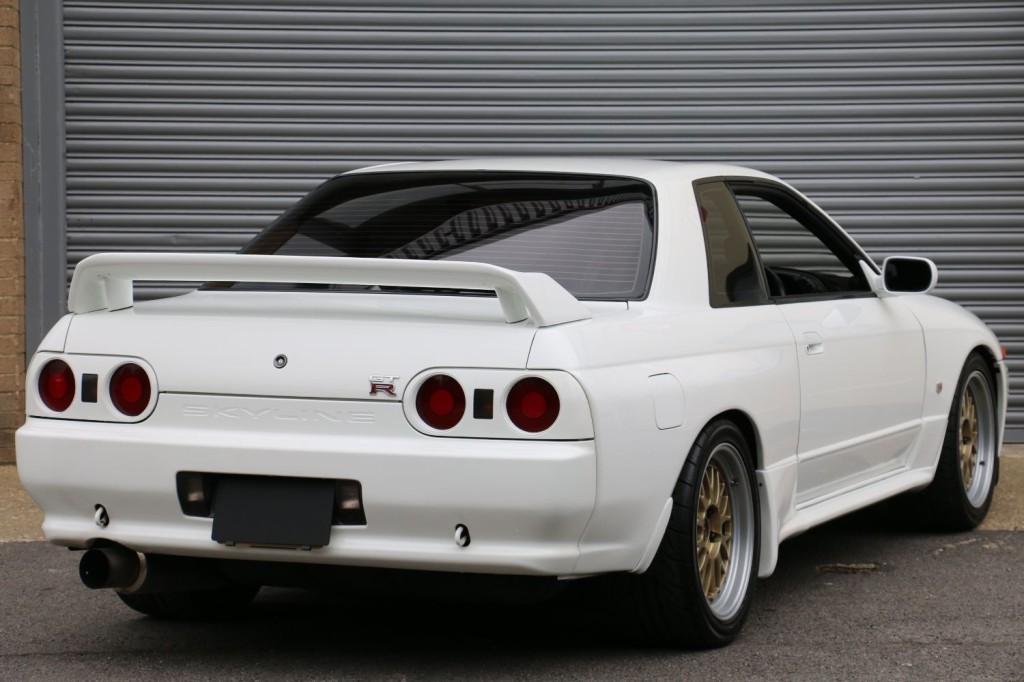 NISSAN SKYLINE