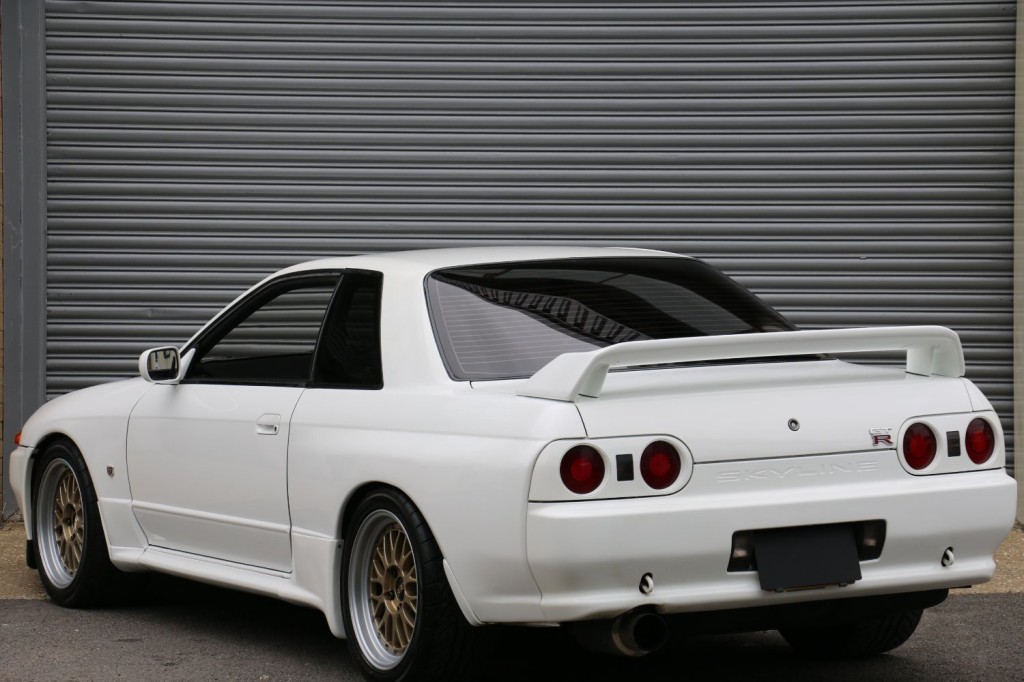 NISSAN SKYLINE