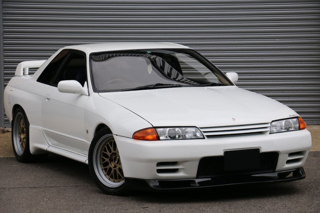 NISSAN SKYLINE GTR