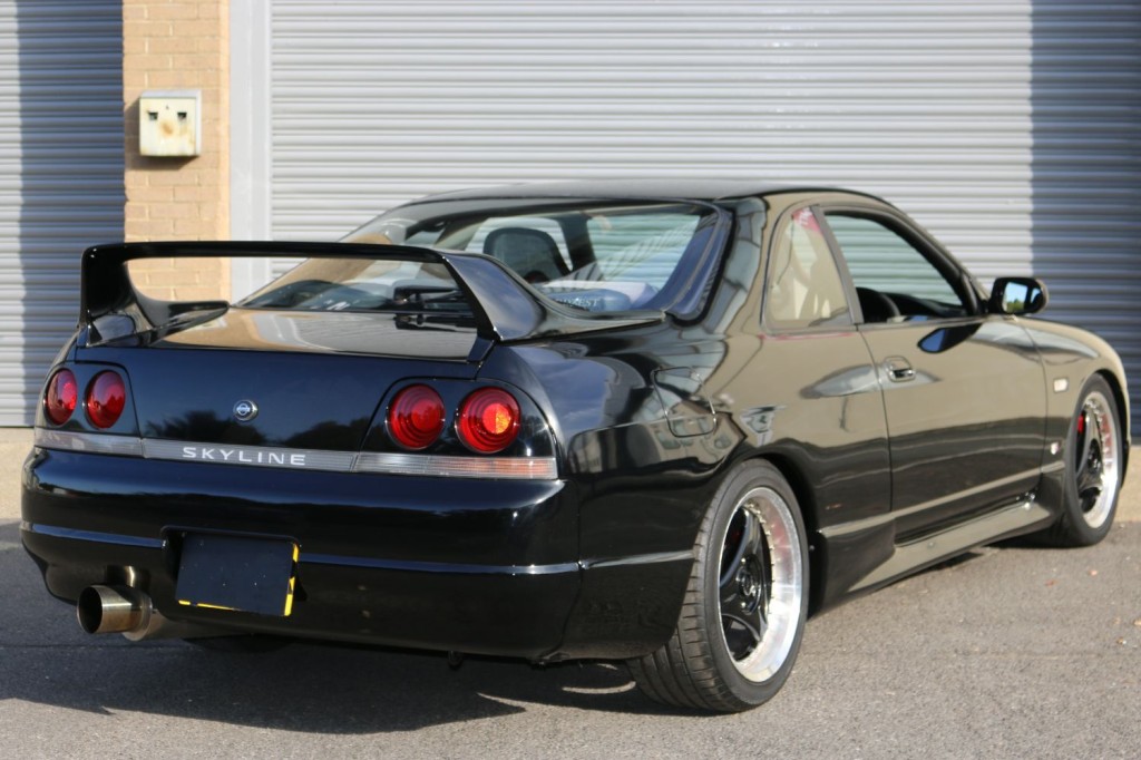 NISSAN SKYLINE